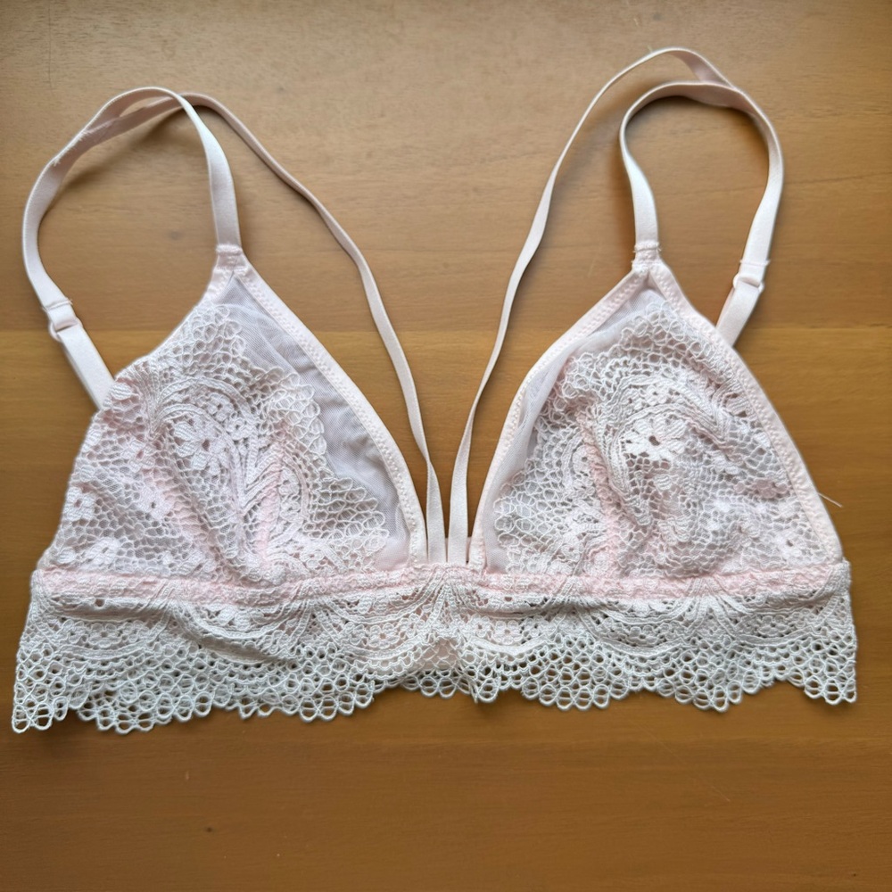 Victoria’s Secret light pink bralette